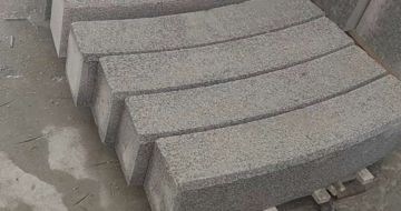 益阳芝麻白弧形路牙石