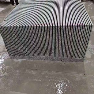 益阳芝麻白毛板荒料切割