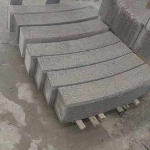 益阳芝麻白弧形路牙石