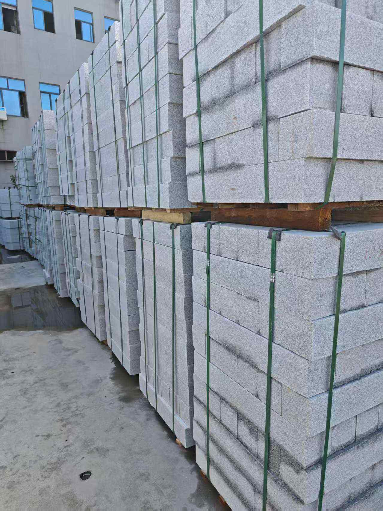 益阳芝麻白路牙石，路侧石