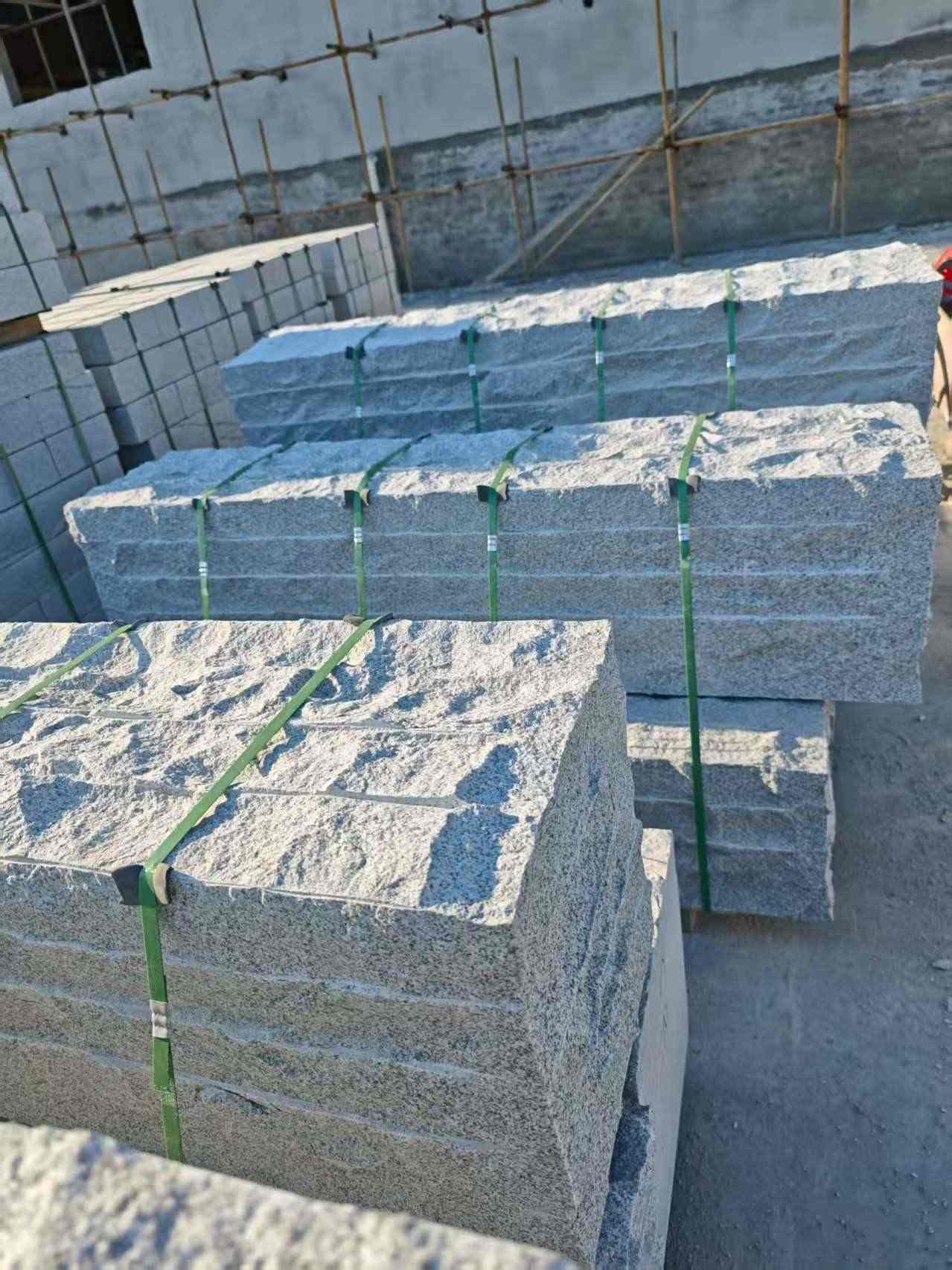 益阳芝麻白自然面整石 坐凳